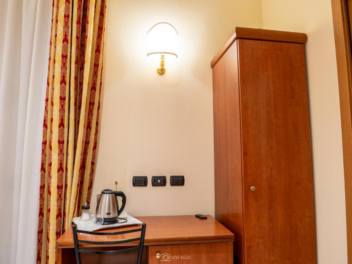 Hotel Suite Caesar Roma Exterior foto