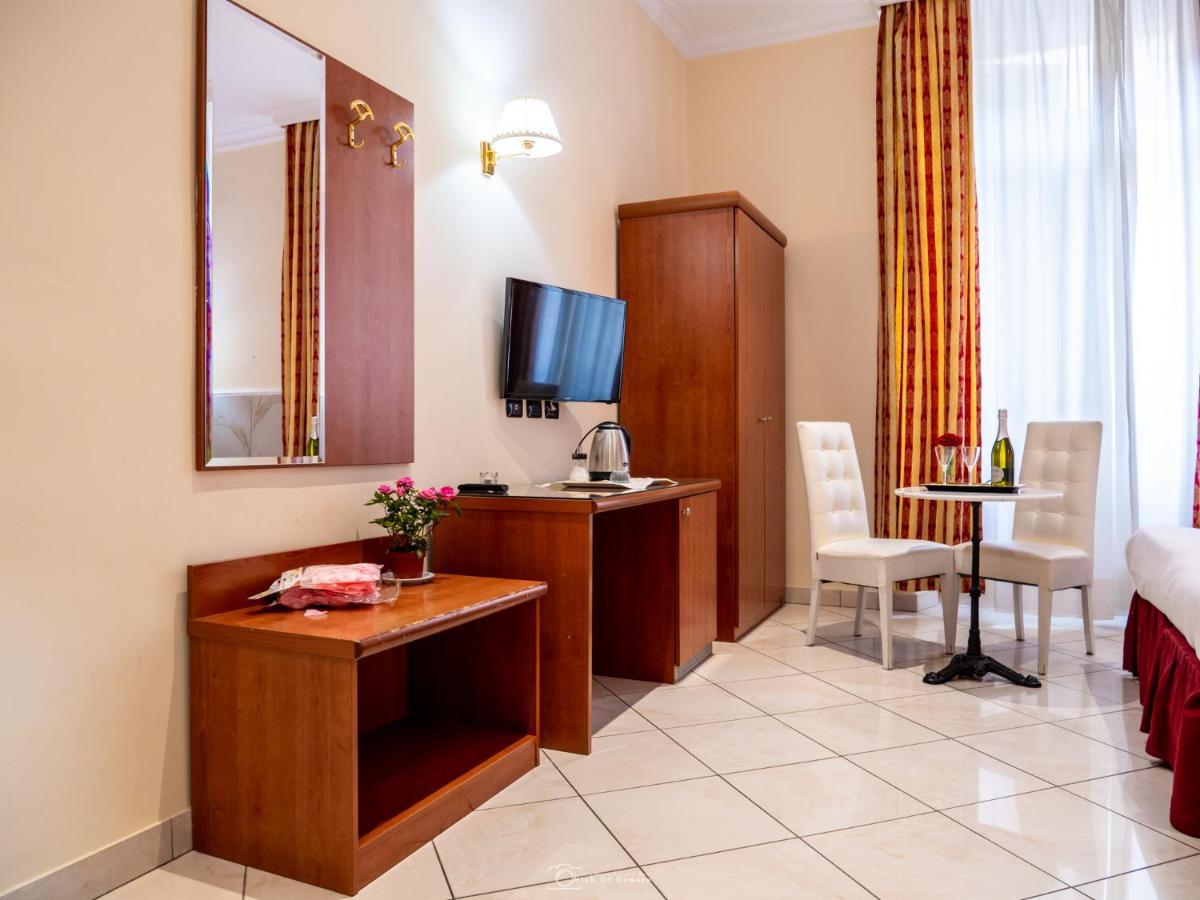 Hotel Suite Caesar Roma Exterior foto
