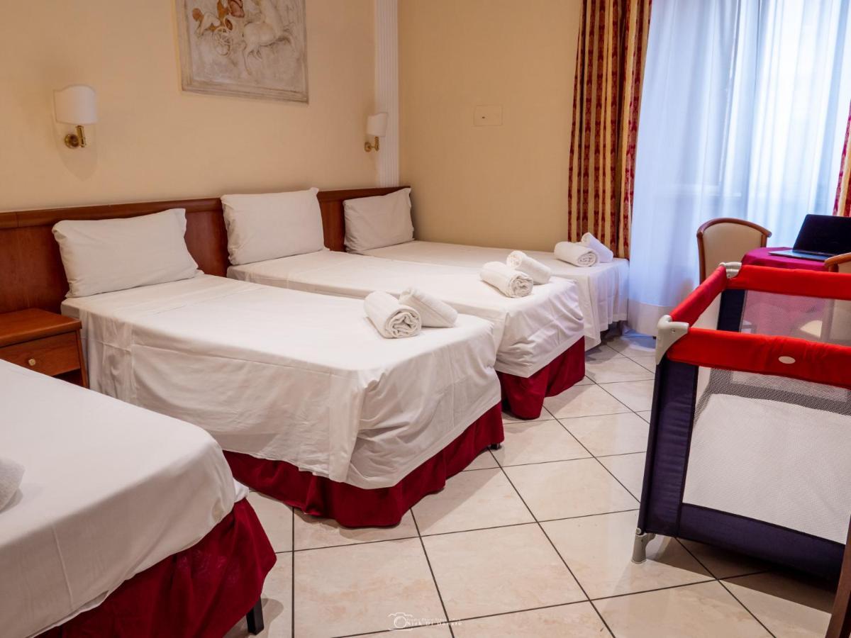 Hotel Suite Caesar Roma Exterior foto
