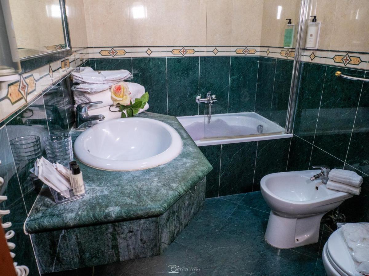 Hotel Suite Caesar Roma Exterior foto