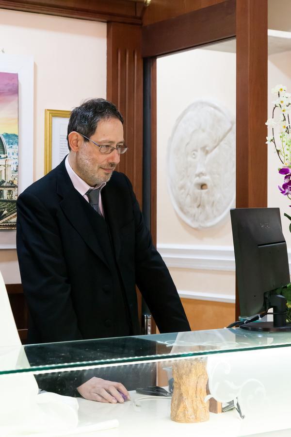 Hotel Suite Caesar Roma Exterior foto