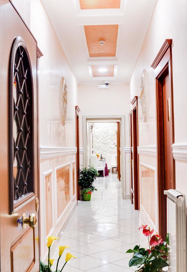 Hotel Suite Caesar Roma Exterior foto